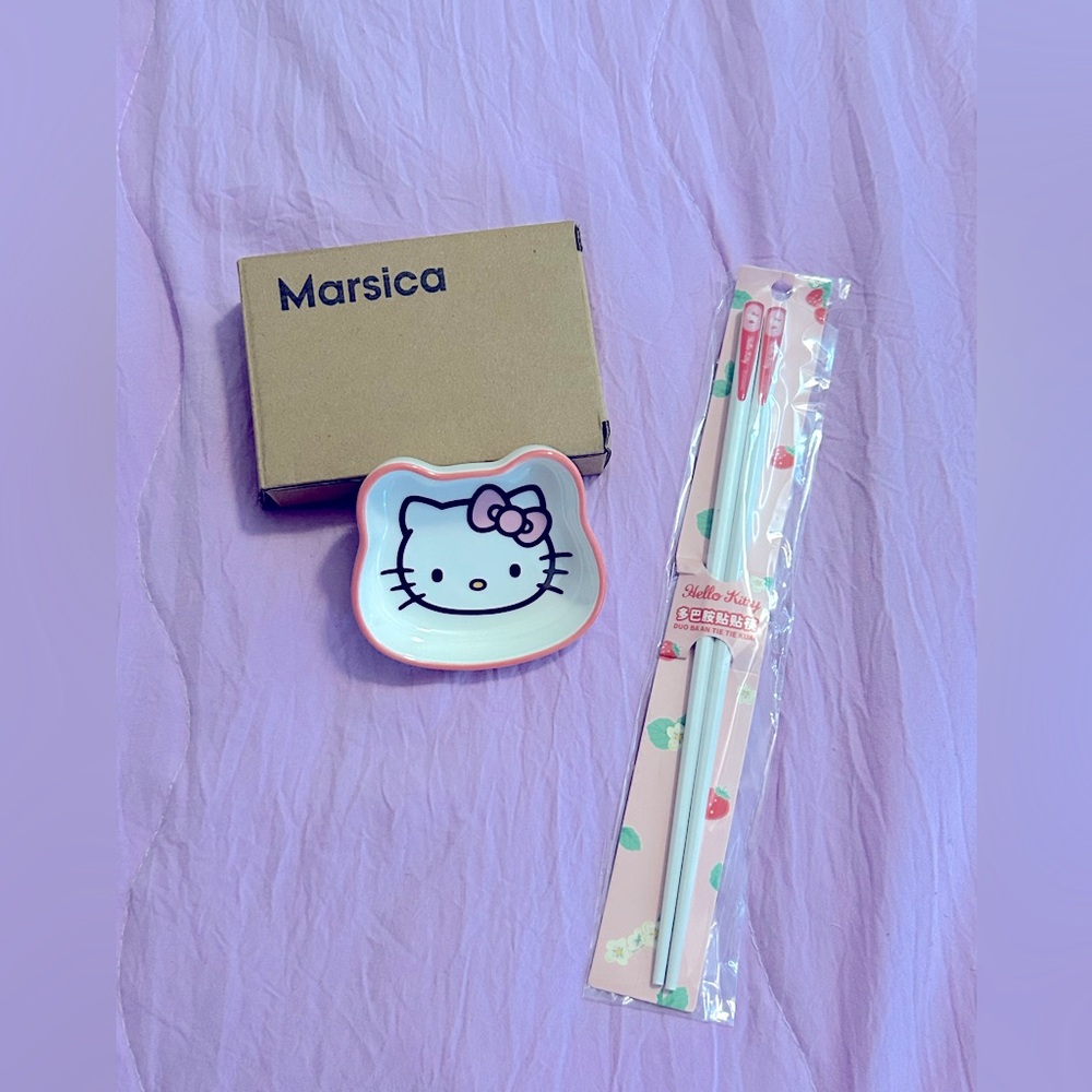 Hello Kitty Chopsticks and Ramekin Bundle